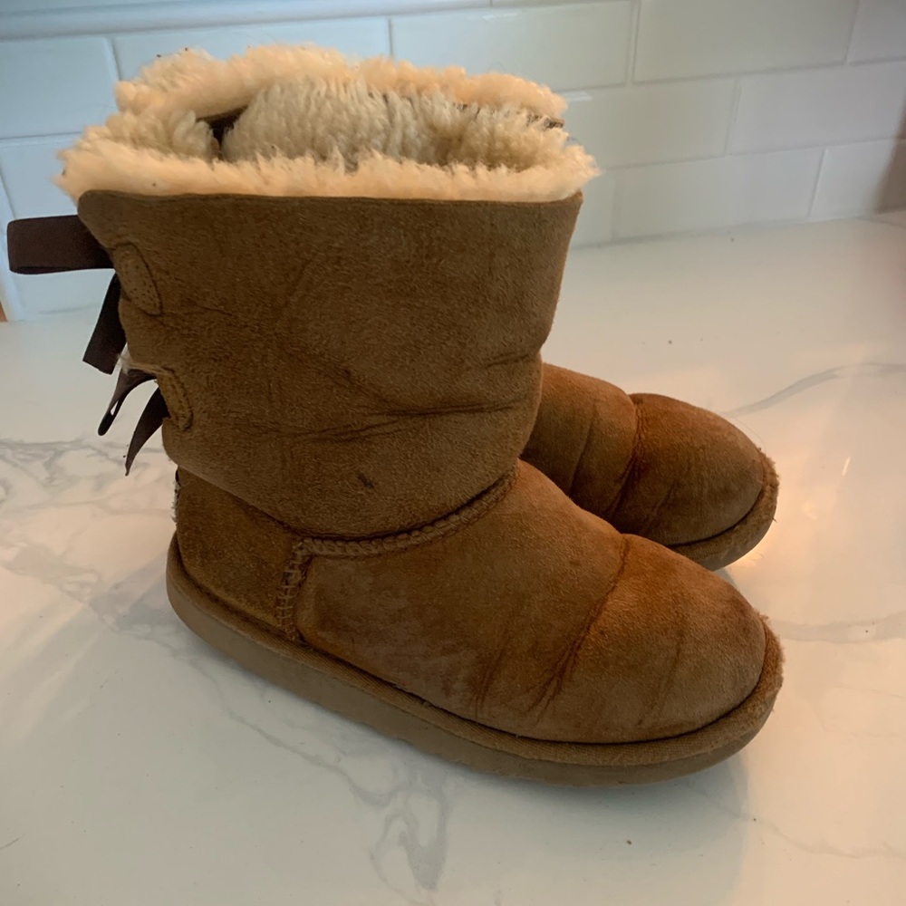 Girls UGGS size 1